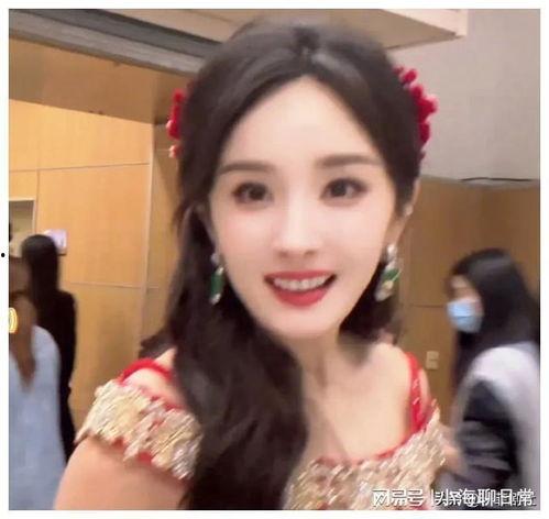 吃瓜直播间爆料娱乐圈,吃瓜直播间揭秘明星幕后故事